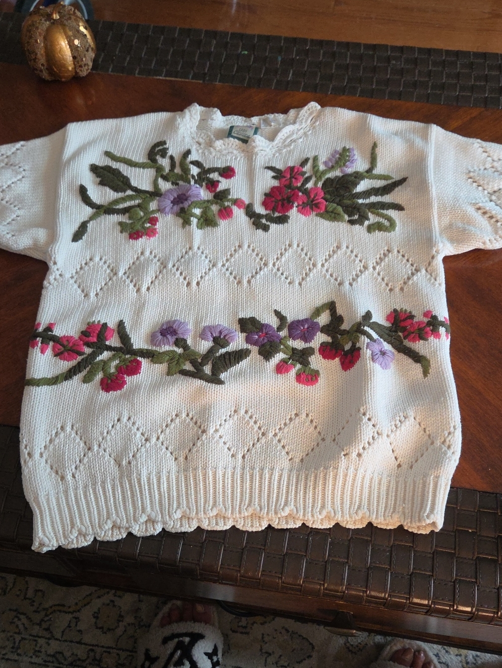 Vintage COTTON Floral Embroidered Short-Sleeve Sweater -Excellent Condition